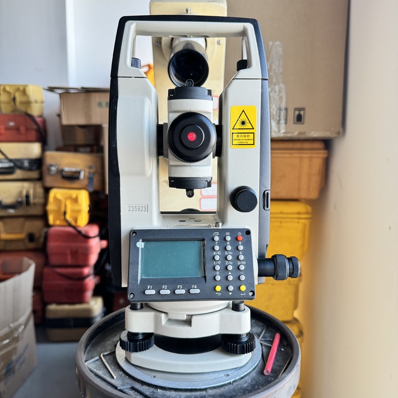 South brand Electronic Digital Theodolite NT-023 LCD Display Electronic Digital Theodolite -20C 45C Rechargeable Battery High Precision for Construction Site