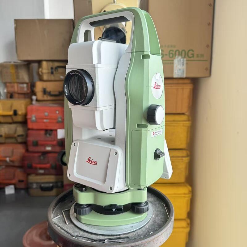 Leica TS03 Total Station with 1'' Minimum Display 30X Magnification and 1000m Non Prism Distance for Precision Surveying