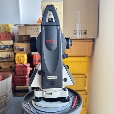 Teodolit Digital Elektronik Merek South NT-023 25.9X Total Station Akurat dan Mudah Dioperasikan dengan Akurasi Pengaturan Kompensator ±1 Menit Busur