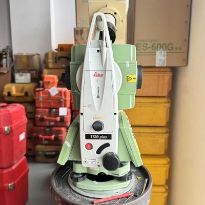 Leica TS09 Total Station dengan Penyimpanan Data Massal 1G Jarak Non Prisma 1000m dan Leveling Otomatis ±3 Menit Busur untuk Survei Akurat