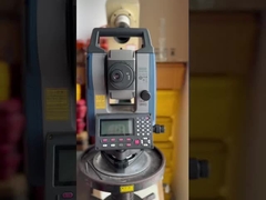 Menggunakan total station Sokkia IM101